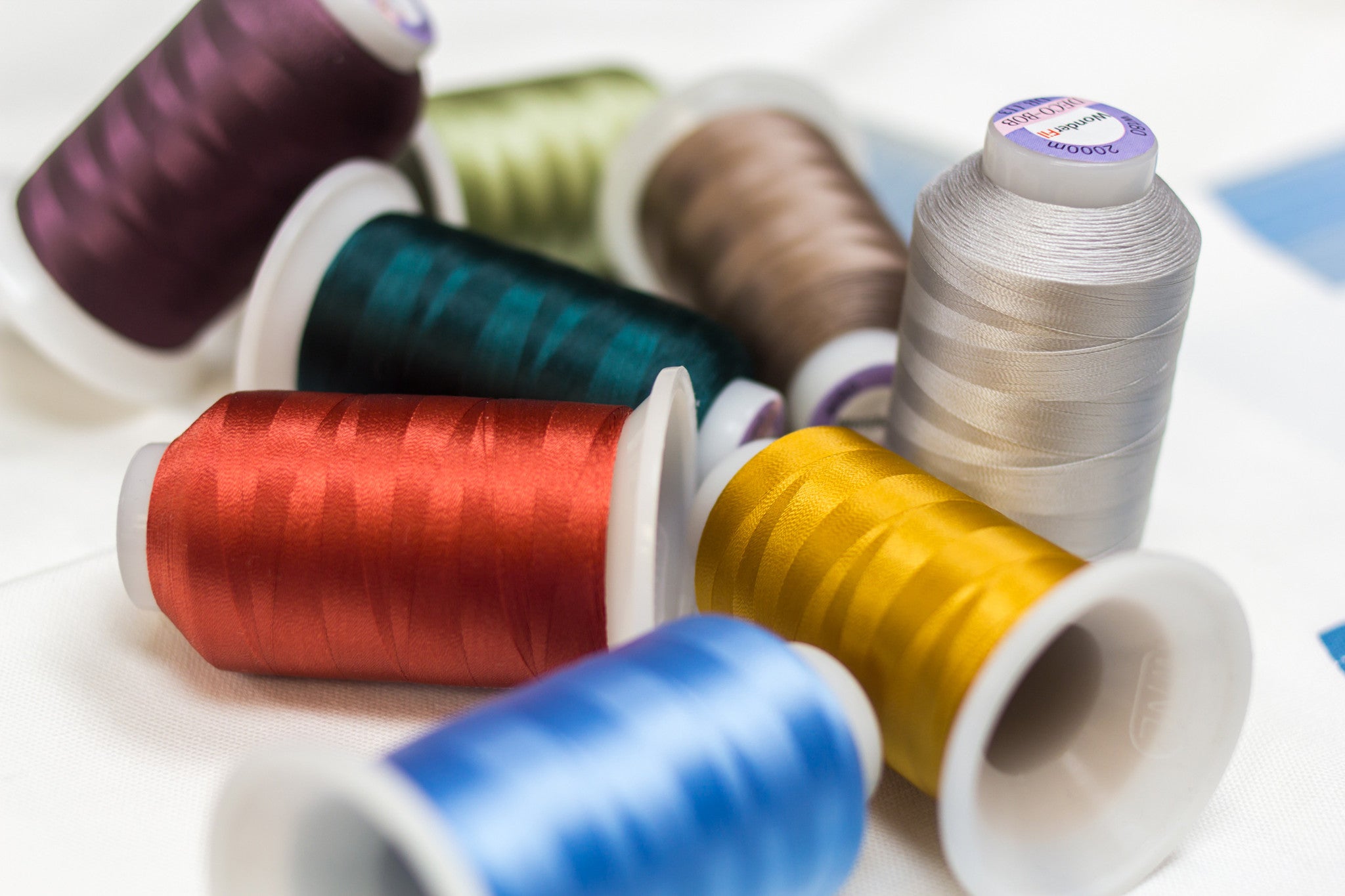 DecoBob™ 80wt Cottonized Polyester Thread - WonderFil EU