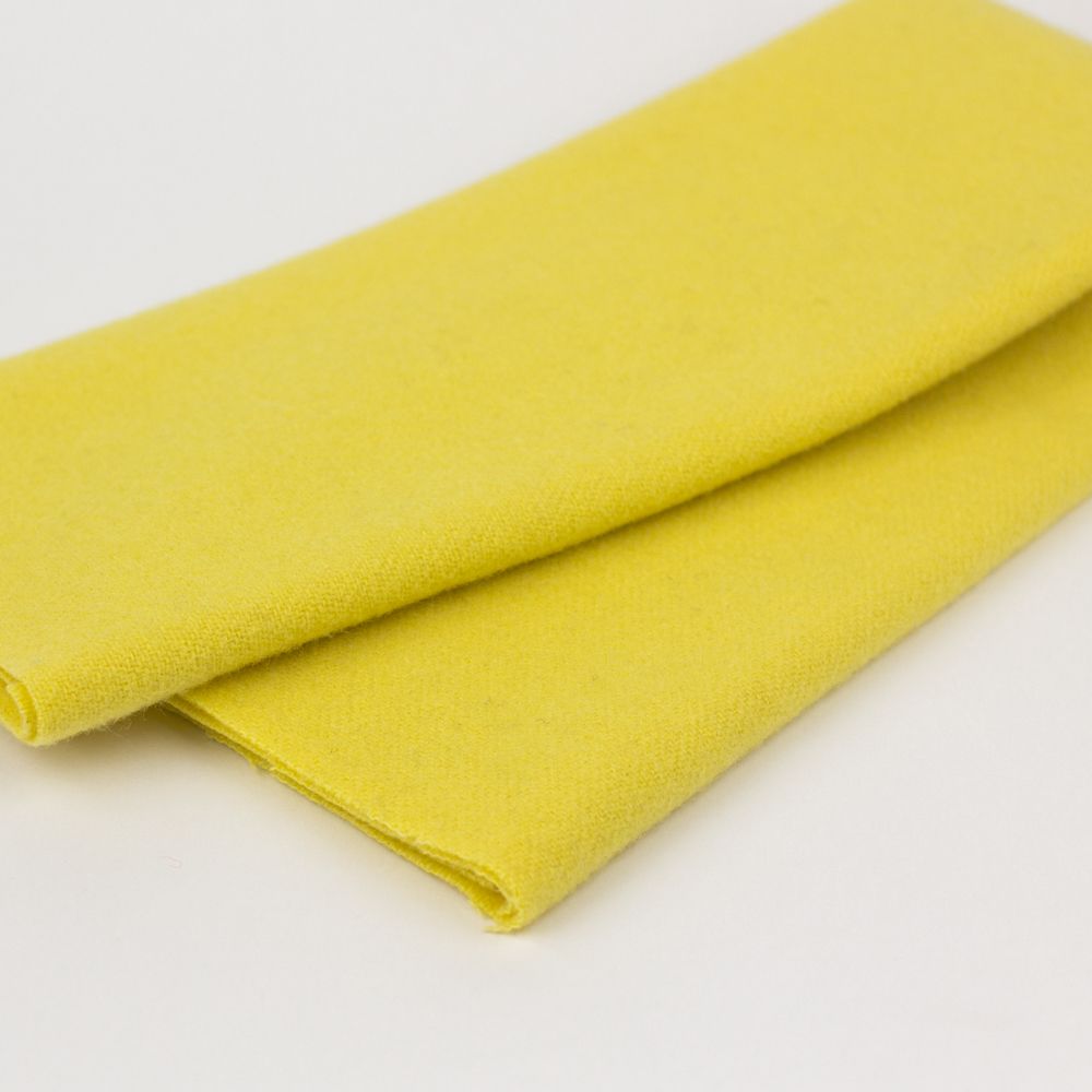 LN31 - Creamed Butter Merino Wool Fabric WonderFil