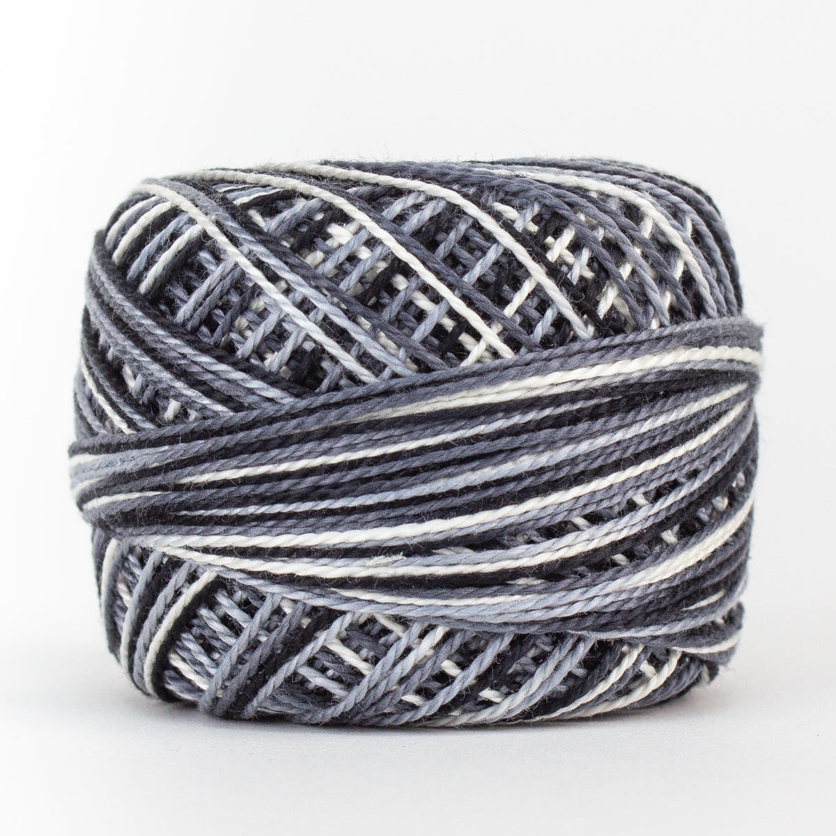 EL5GM-1045 - Eleganza™ Egyptian cotton thread Newsprint WonderFil