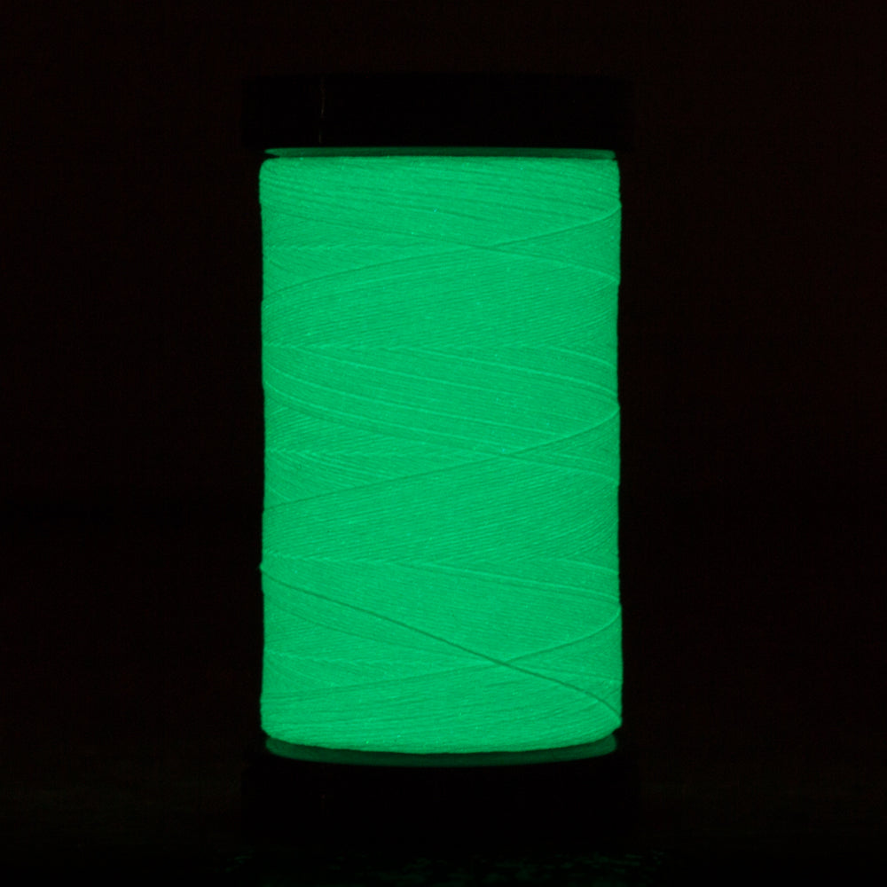 AR07 - Ahrora™ 40wt Glow in the Dark Polyester Aqua Sea Thread WonderFil Online EU