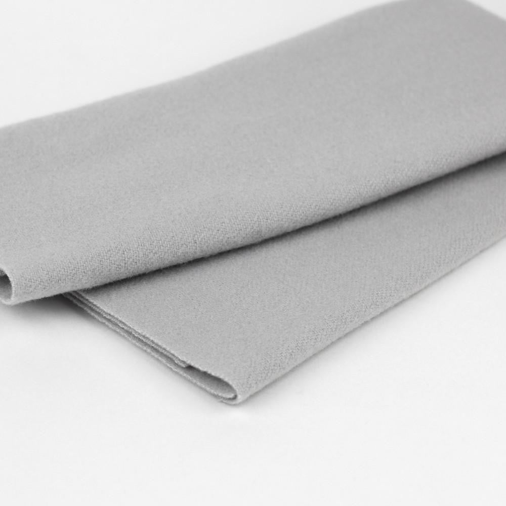 LN01 - Pearl Grey Merino Wool Fabric WonderFil