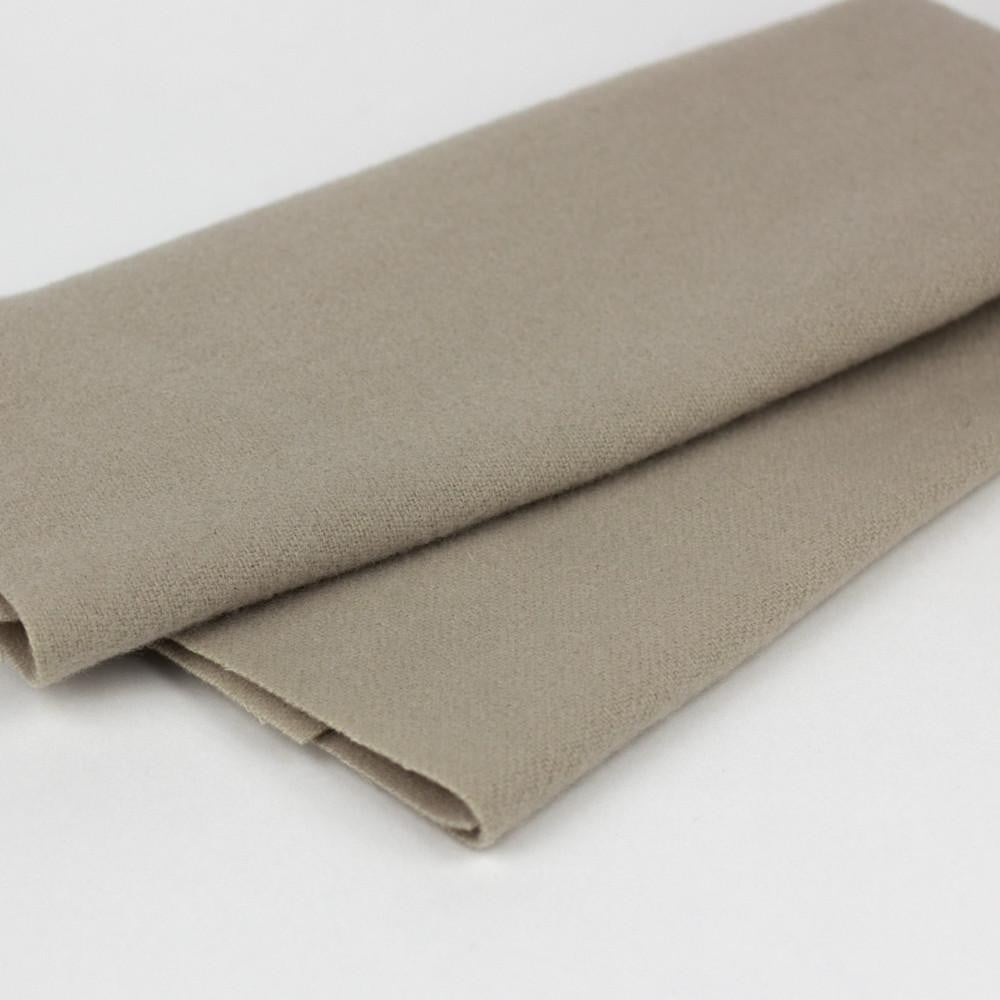 LN03 - Fog Merino Wool Fabric WonderFil
