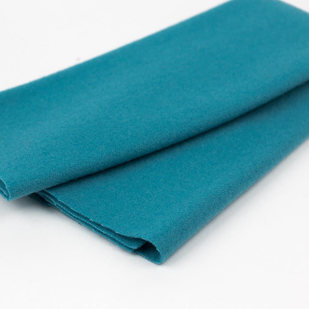 LN08 - Turquoise Merino Wool Fabric WonderFil